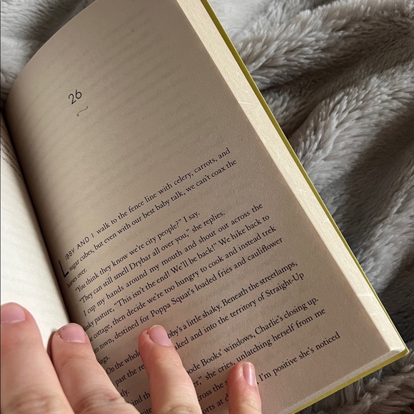 Emily Henry - Book Lovers UK Print - Picture 4 of 4